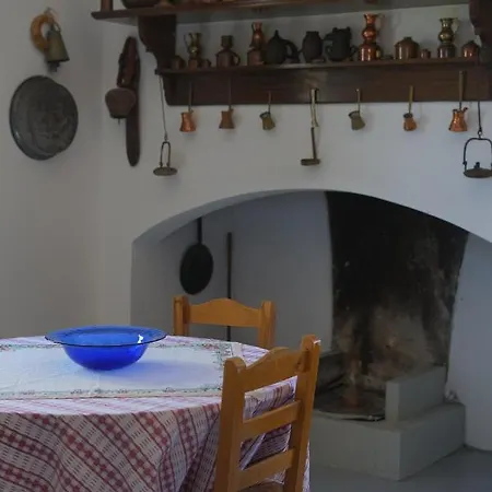 Ferienhaus Anevalousa House Moutsoúna