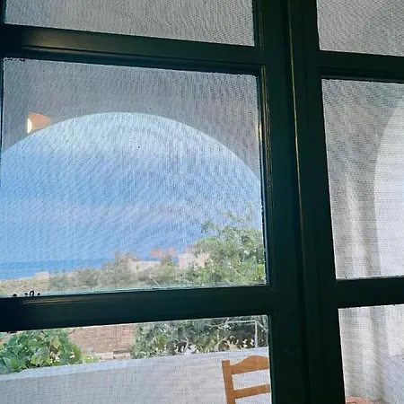 펜션 Anevalousa House