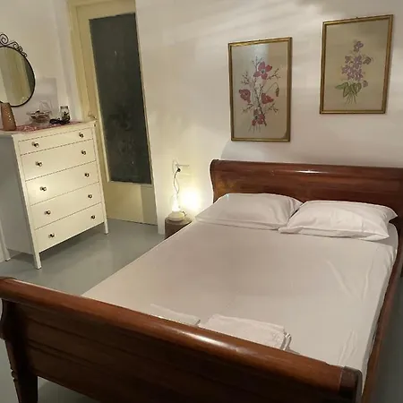 Anevalousa House Nyaraló Mucúna